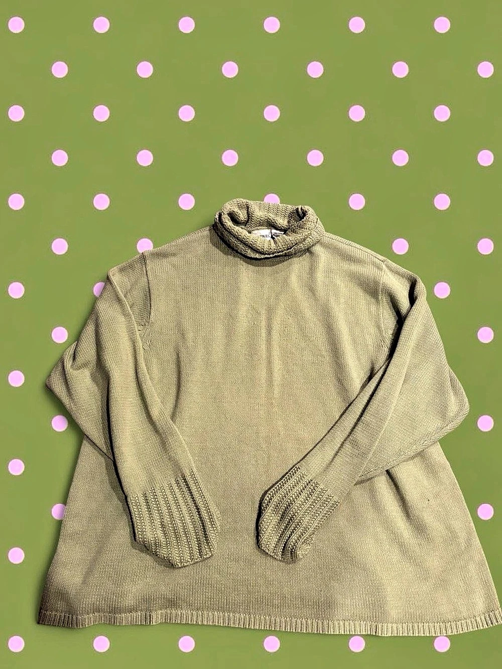 Fashion Bug Cowl Neck Sweater in Green Size Medium Like New